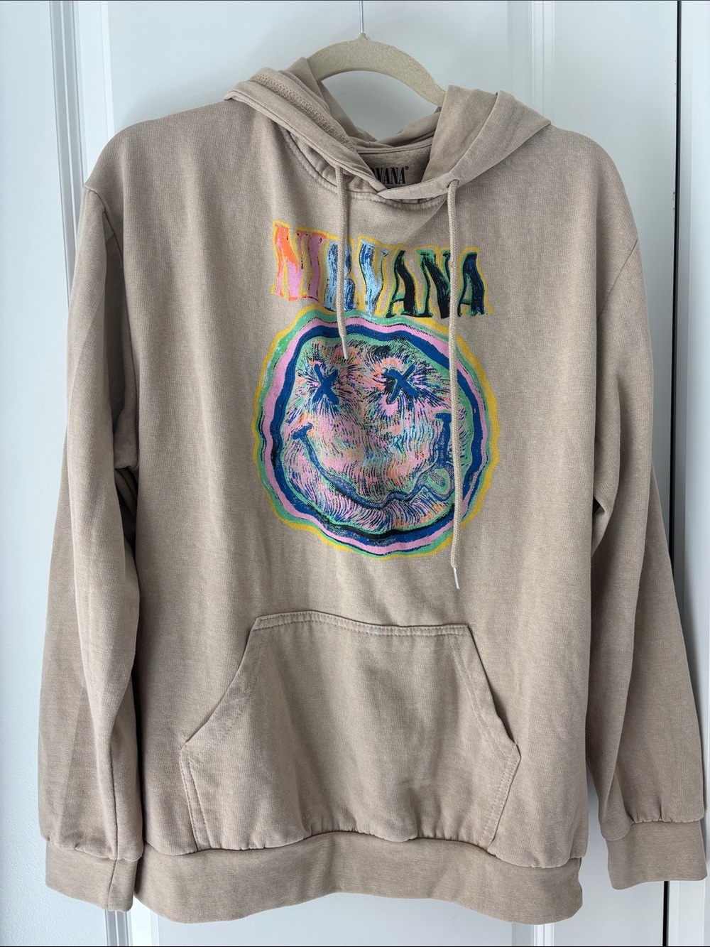 NIRVANA Beige Hoodie with Multicolor Smiley Graphic men’s size medium